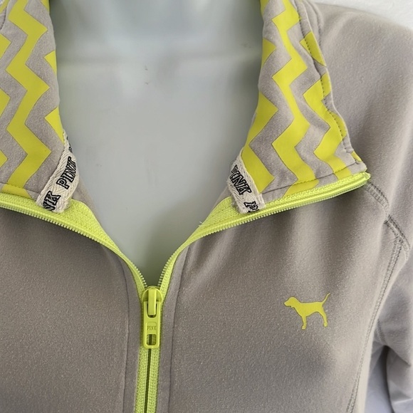 VS PINK Pullover Size S - Picture 4 of 6